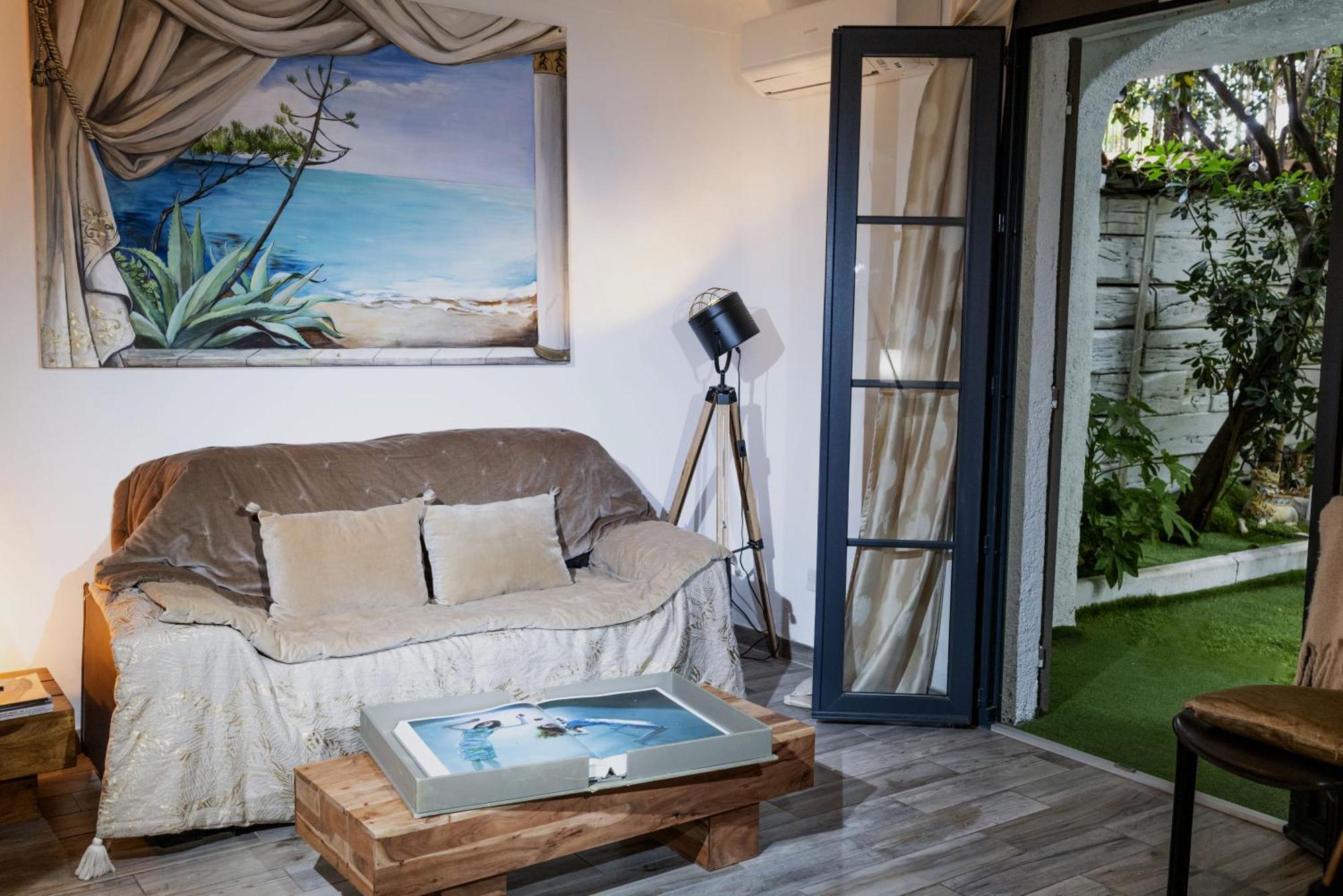 Les Canoubiers Luxe Et Serenite Au Coeur De Saint-Tropez Suites Spacieuses Avec Jardin Enchanteur Room photo